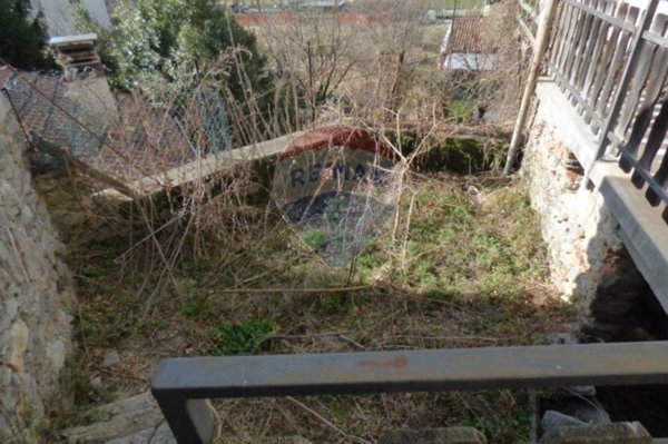 casa indipendente in vendita ad Agra