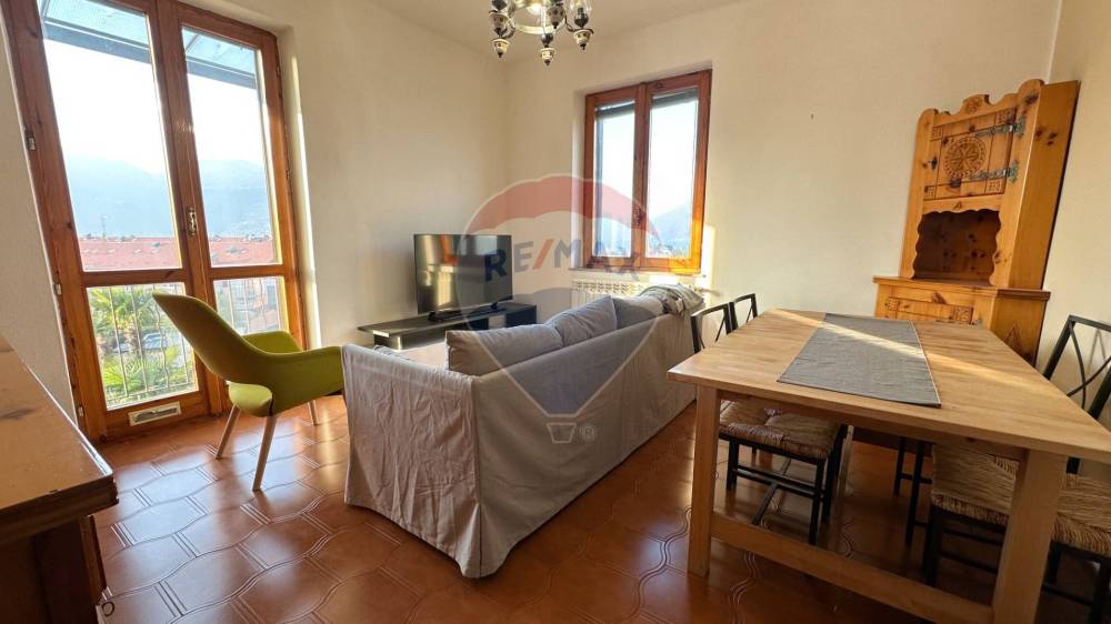 appartamento in vendita ad Agra