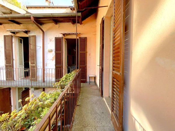 appartamento in vendita ad Agra