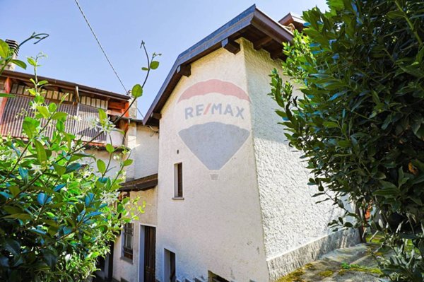 casa indipendente in vendita ad Agra