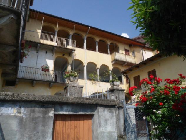 appartamento in vendita ad Agra