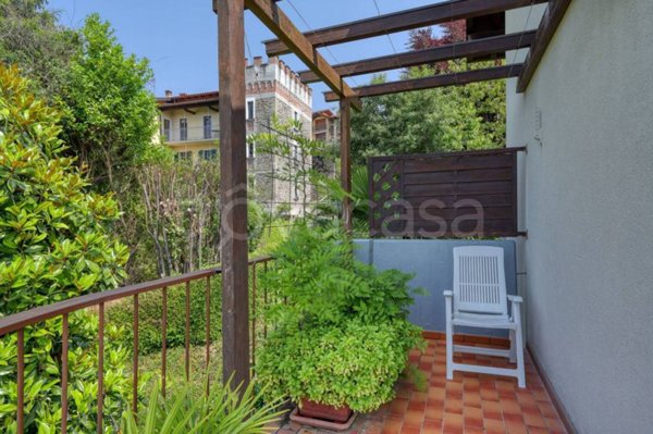 appartamento in vendita ad Agra