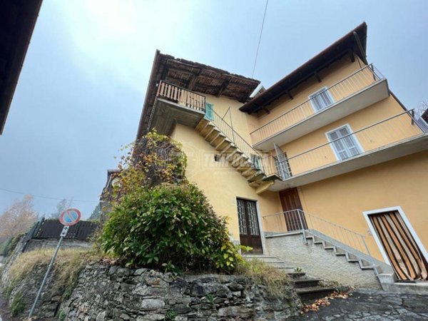 appartamento in vendita ad Agra