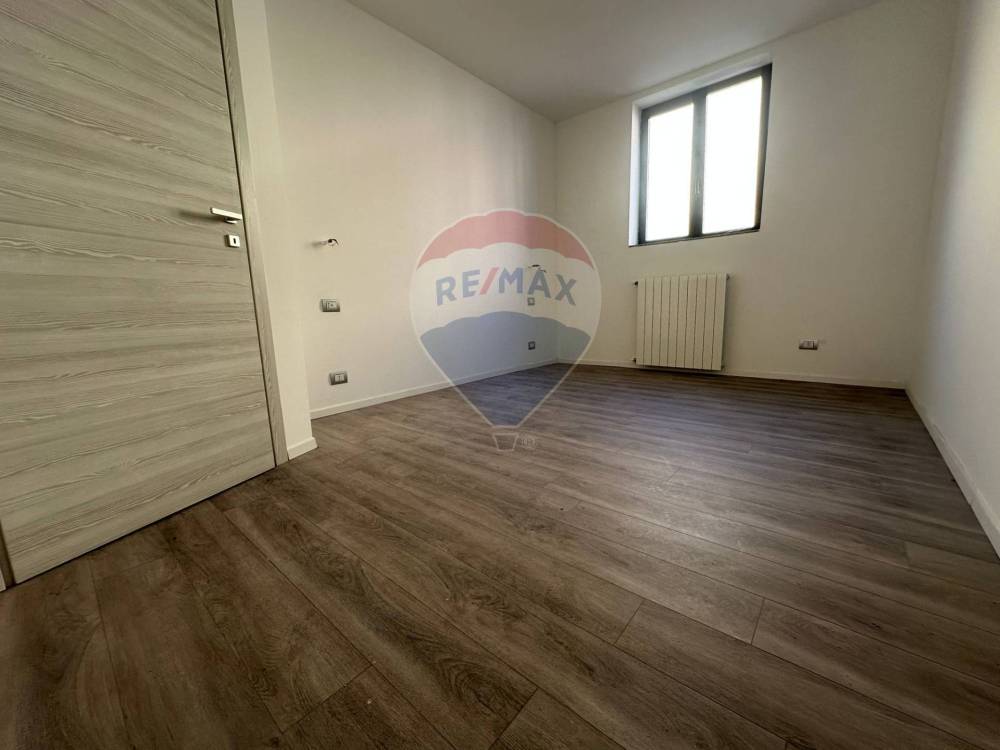 appartamento in vendita ad Agra