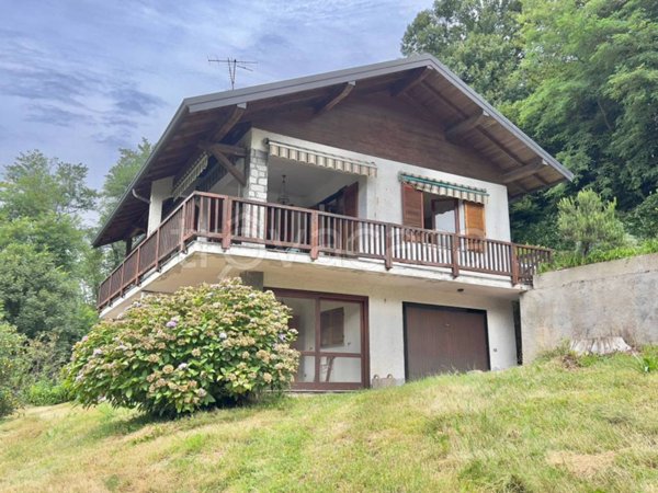 casa indipendente in vendita ad Agra