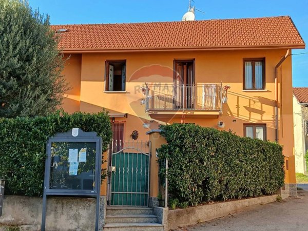 casa indipendente in vendita ad Agra