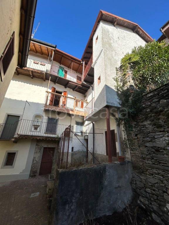 casa indipendente in vendita ad Agra