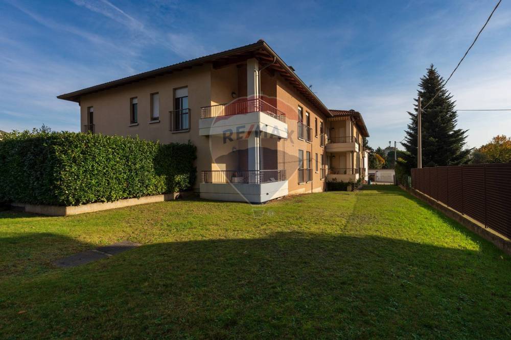 appartamento in vendita ad Agra