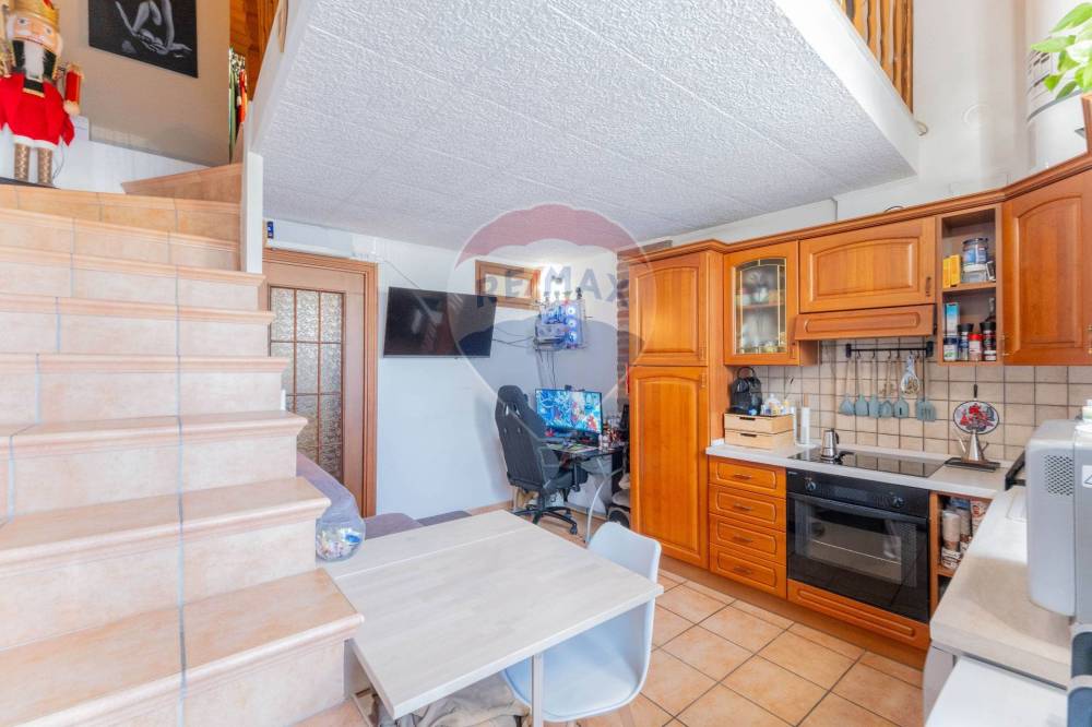 appartamento in vendita ad Agra