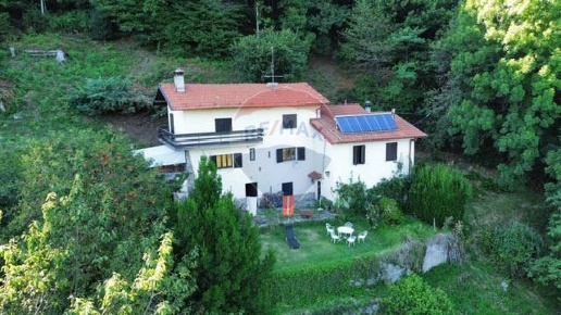 casa indipendente in vendita ad Agra