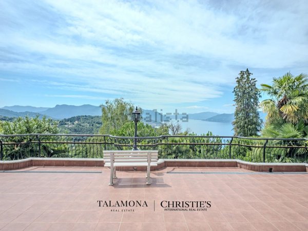 casa indipendente in vendita ad Agra