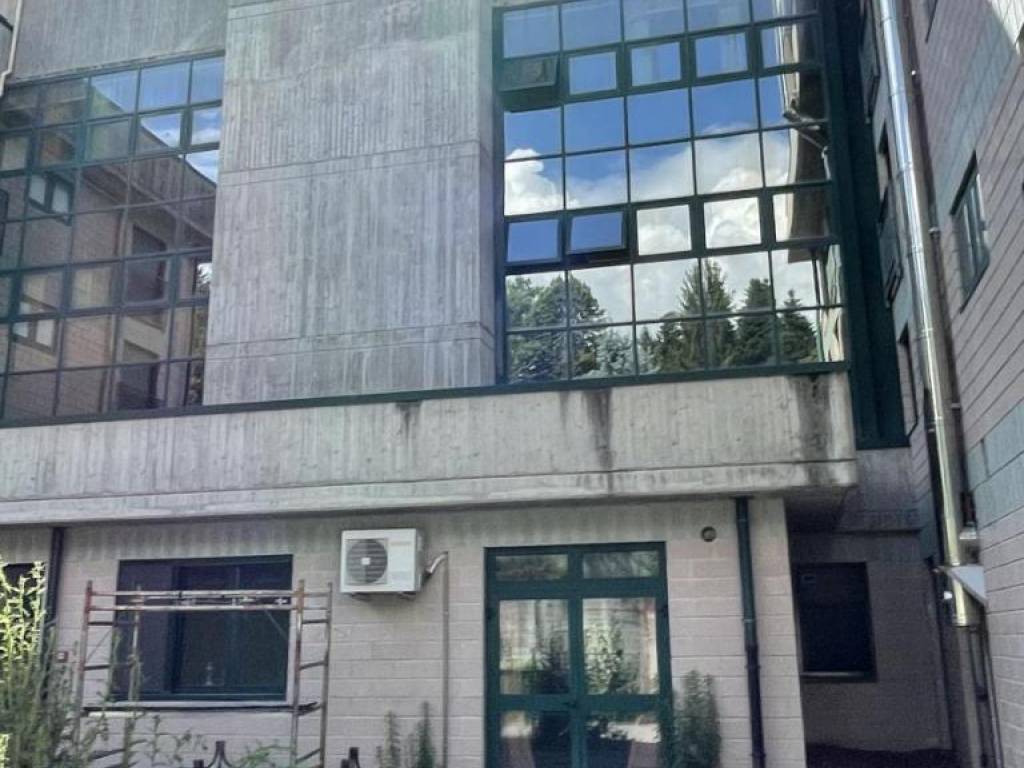 intera palazzina in vendita ad Agra