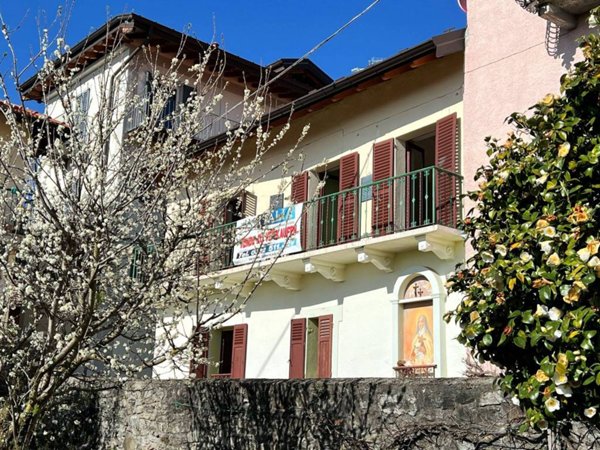 casa indipendente in vendita ad Agra