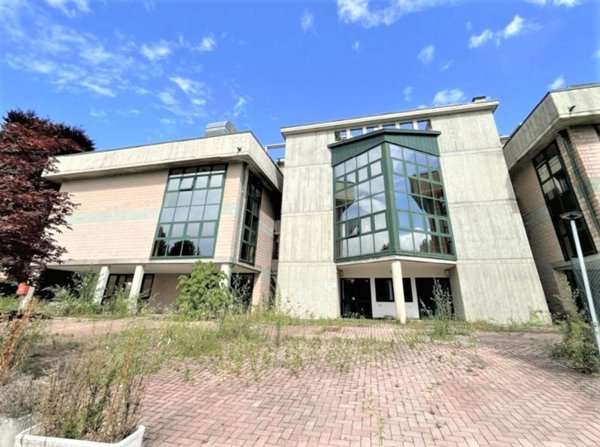 ufficio in vendita ad Agra