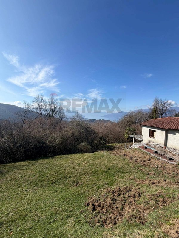 casa indipendente in vendita ad Agra