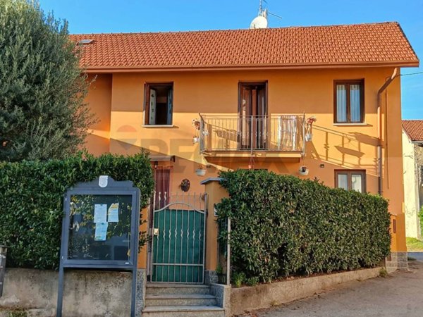 casa indipendente in vendita ad Agra