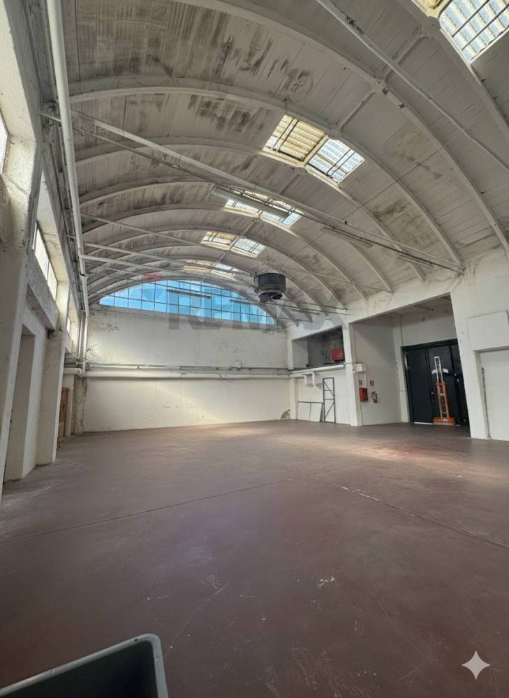 capannone in vendita ad Agra