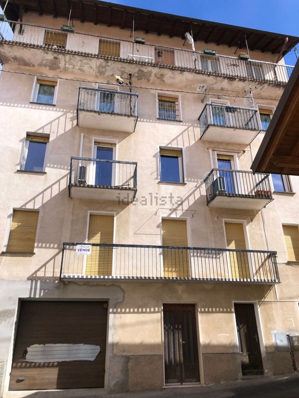 appartamento in vendita ad Agra