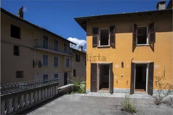 casa indipendente in vendita ad Agra