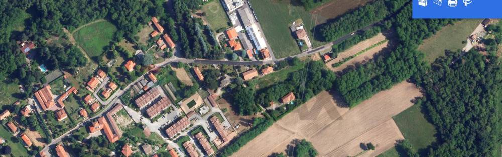 terreno edificabile in vendita ad Agra