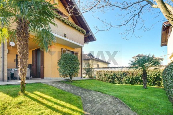 casa indipendente in vendita ad Agra