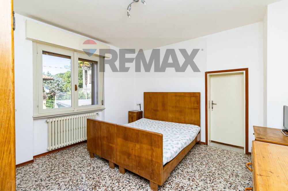 appartamento in vendita ad Agra