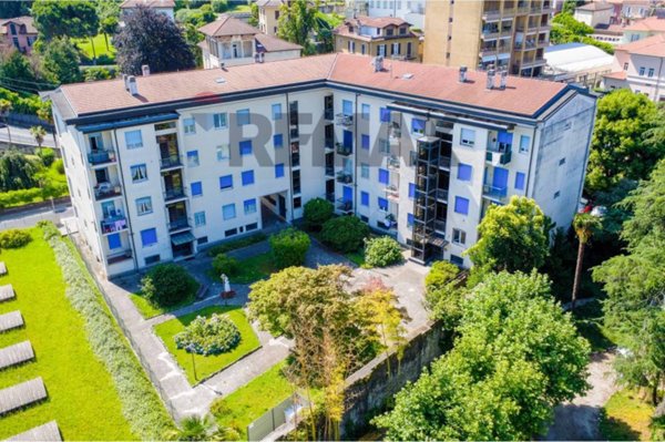 appartamento in vendita ad Agra