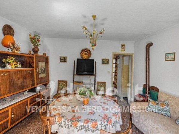 appartamento in vendita ad Agra