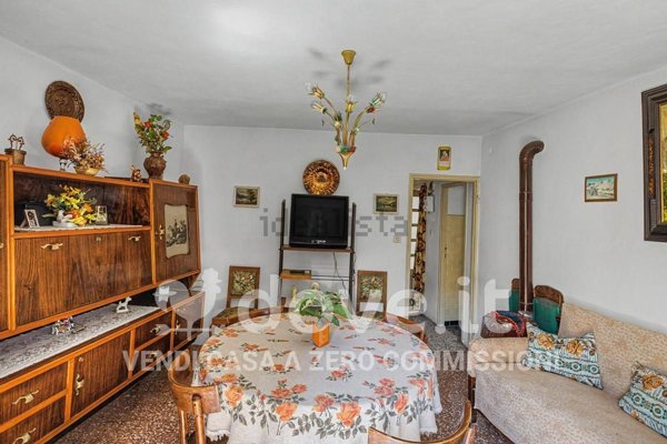 appartamento in vendita ad Agra