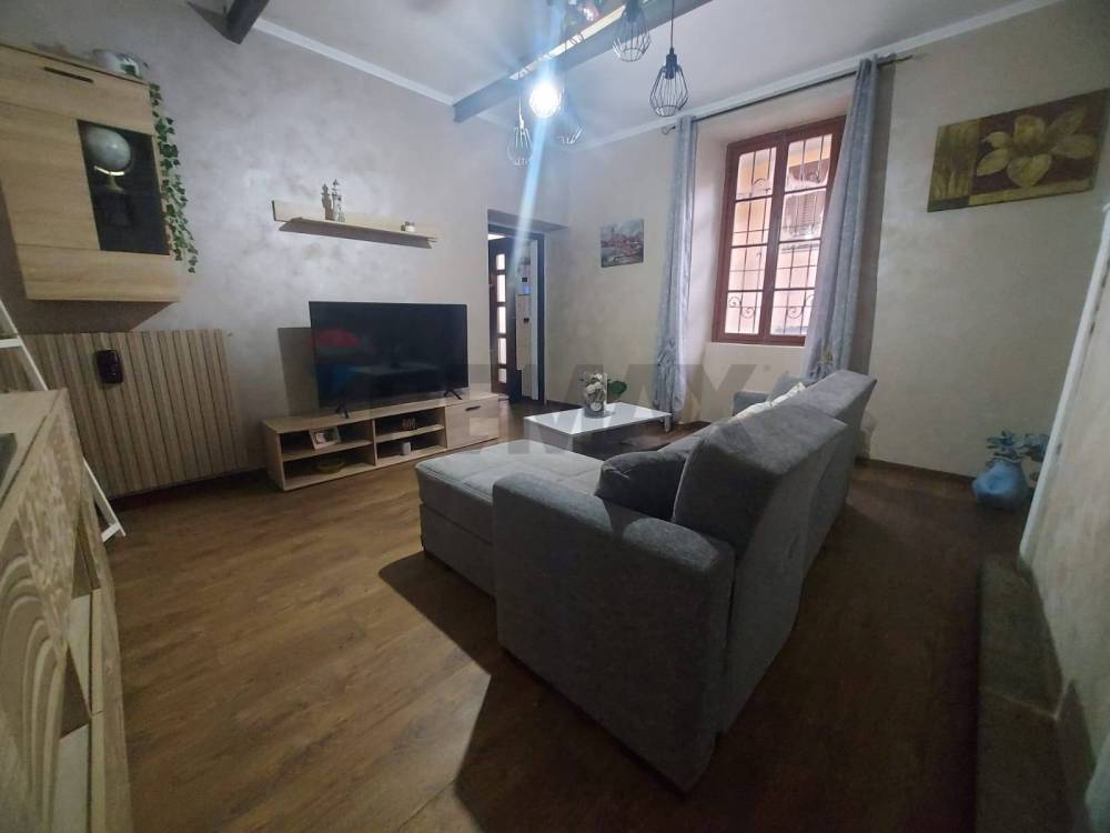 casa indipendente in vendita ad Agra