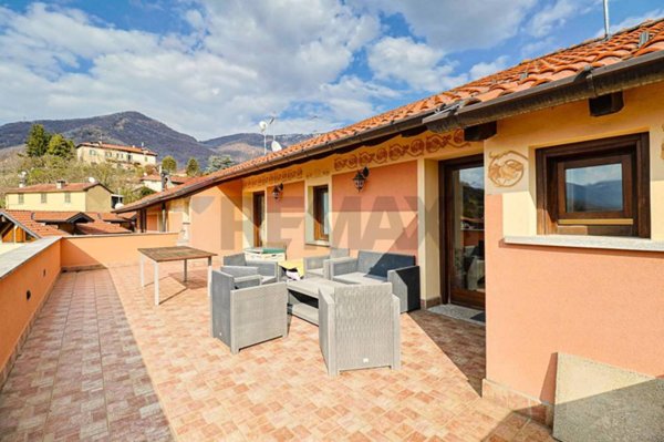 appartamento in vendita ad Agra