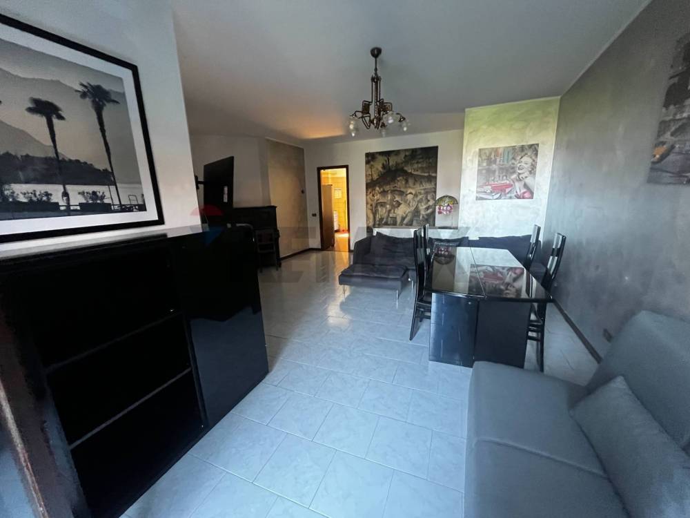 appartamento in vendita ad Agra