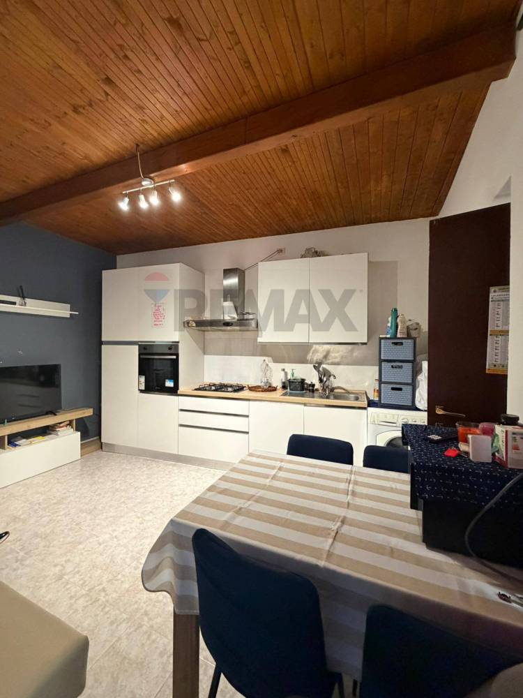 appartamento in vendita ad Agra
