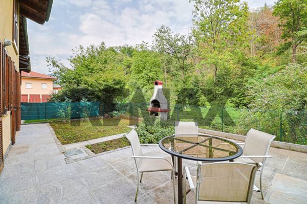 casa indipendente in vendita ad Agra