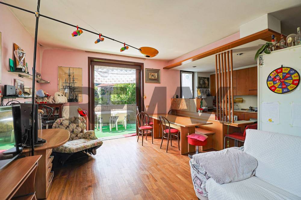 casa indipendente in vendita ad Agra