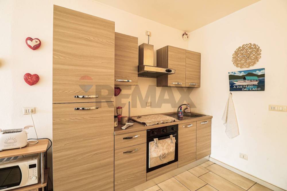 appartamento in vendita ad Agra