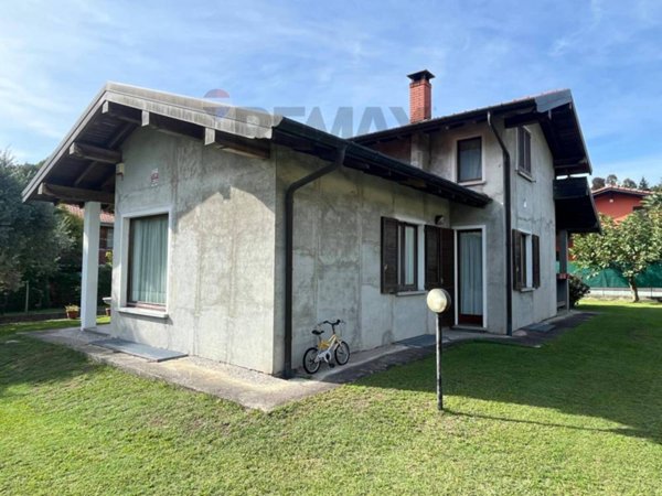casa indipendente in vendita ad Agra