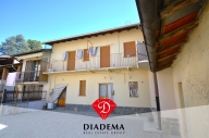 casa indipendente in vendita ad Albizzate