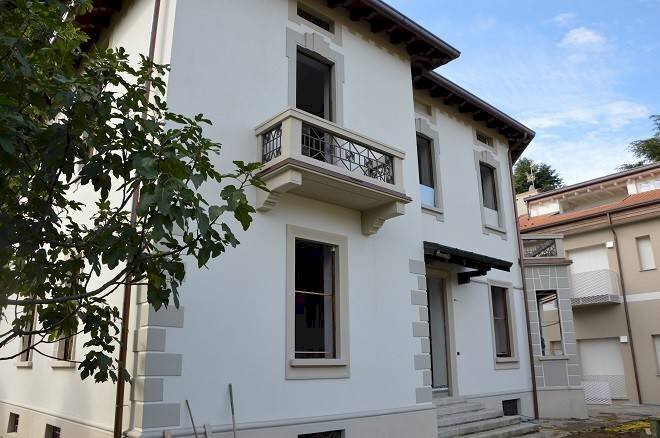 casa indipendente in vendita ad Albizzate