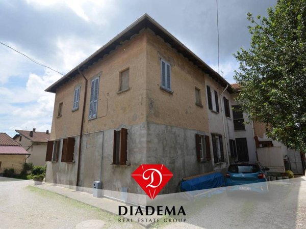 casa indipendente in vendita ad Albizzate