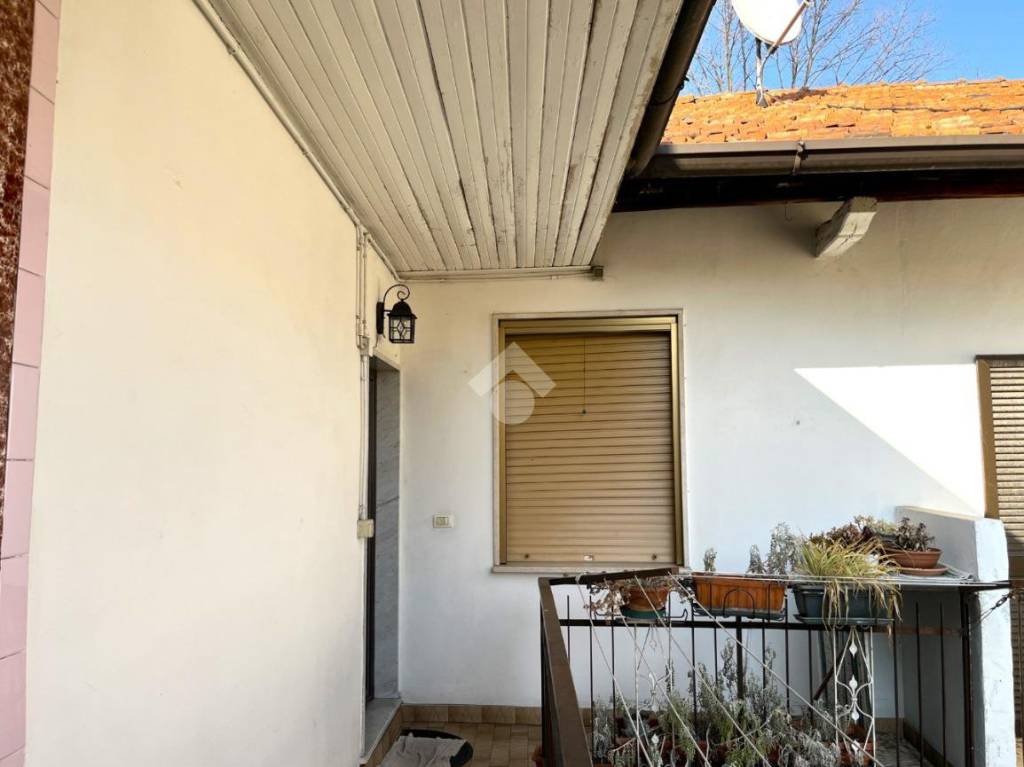 casa indipendente in vendita ad Albizzate