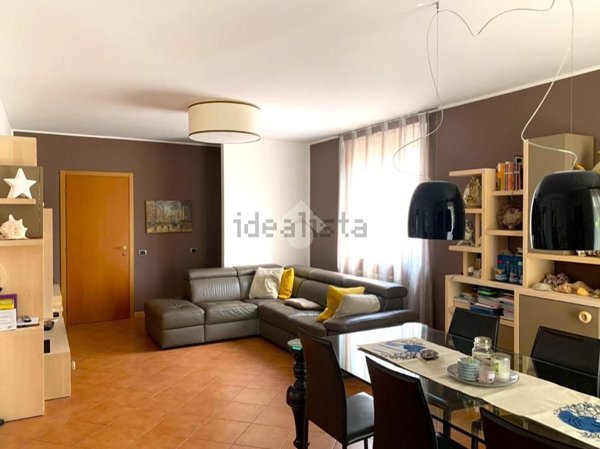casa indipendente in vendita ad Albizzate