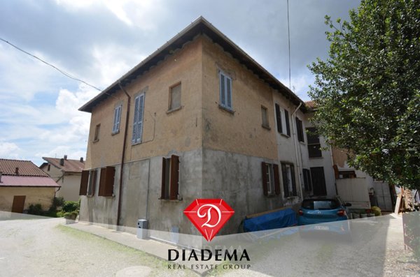 casa indipendente in vendita ad Albizzate