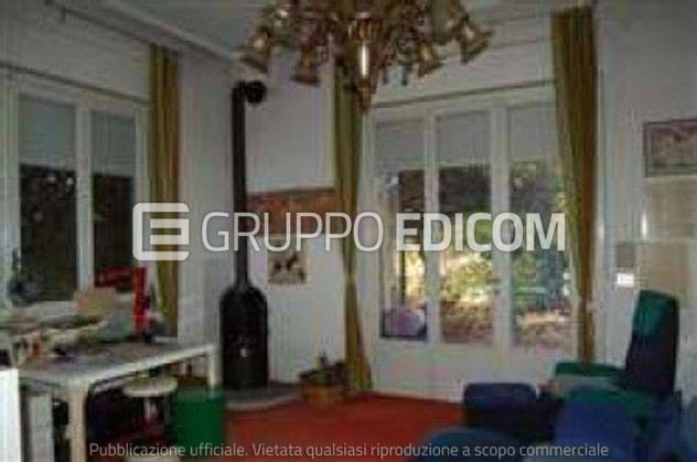 casa indipendente in vendita ad Albizzate