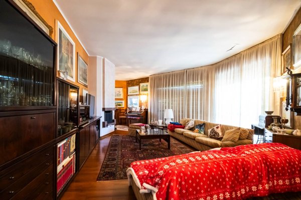 casa indipendente in vendita ad Albizzate