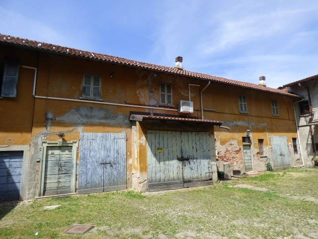 casa indipendente in vendita ad Albizzate