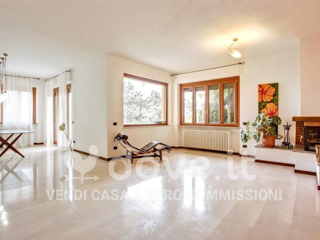 casa indipendente in vendita ad Albizzate