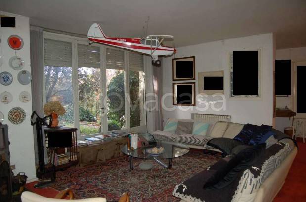 casa indipendente in vendita ad Albizzate