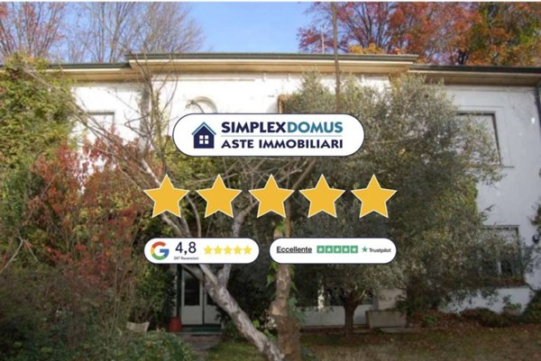 casa indipendente in vendita ad Albizzate