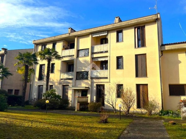 appartamento in vendita ad Albizzate